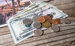 金价承压直逼3280，美联储纪要驾到